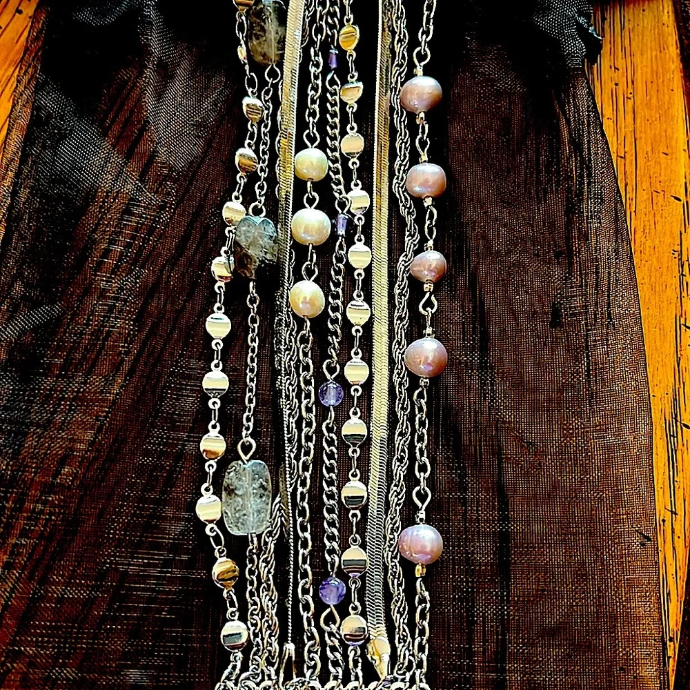 🌺🌼NWT semiprecious BOHO &SylishWHBM silverPlatedBracelet.Toggle closure.Modern
